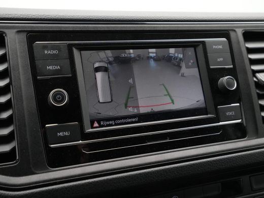 Volkswagen Crafter 30 2.0 TDI 140pk DSG L3H3 Highline Navi via App Camera Trekhaak Voorruitverwarming ActivLease financial lease
