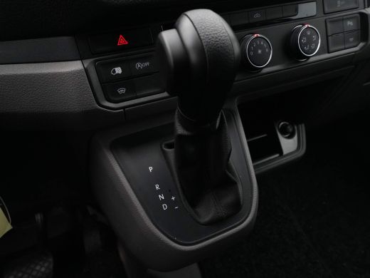 Volkswagen Crafter 30 2.0 TDI 140pk DSG L3H3 Highline Navi via App Camera Trekhaak Voorruitverwarming ActivLease financial lease