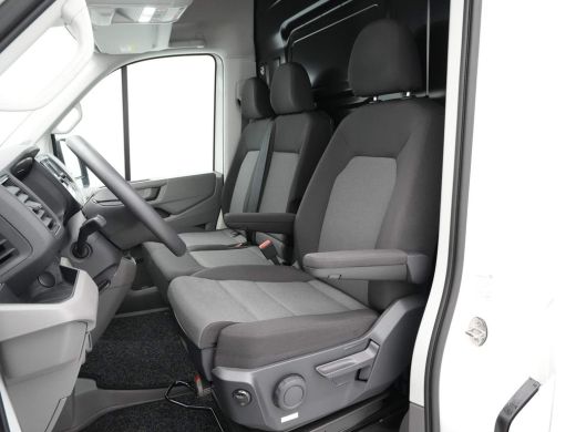 Volkswagen Crafter 35 2.0 TDI 140pk DSG L3H3 Highline EURO VI Navi via App Trekhaak Camera Voorruitverwarming ActivLease financial lease