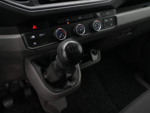 Volkswagen Crafter 35 2.0 TDI L3H3 Highline EURO VI Navi via App Camera Voorruitverwarming Airco ActivLease financial lease