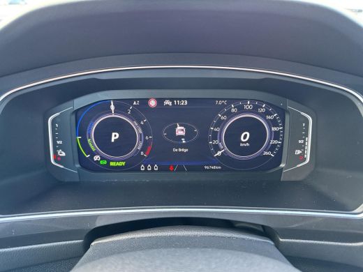 Volkswagen Tiguan 1.4 TSI eHybrid R-Line Business+ | Trekhaak | Pano Dak | A-Camera | IQ Light | PHEV | ActivLease financial lease