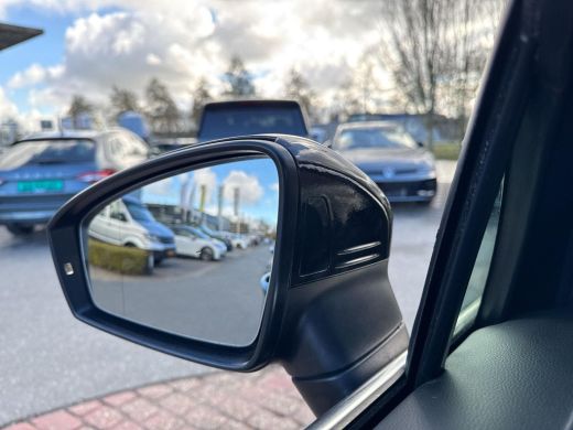 Volkswagen Tiguan 1.4 TSI eHybrid R-Line Business+ | Trekhaak | Pano Dak | A-Camera | IQ Light | PHEV | ActivLease financial lease