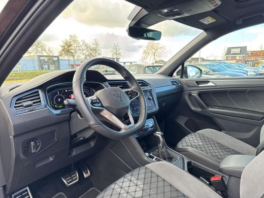 Volkswagen Tiguan 1.4 TSI eHybrid R-Line Business+ | Trekhaak | Pano Dak | A-Camera | IQ Light | PHEV | ActivLease financial lease