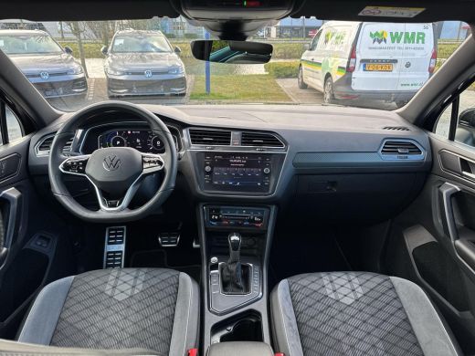 Volkswagen Tiguan 1.4 TSI eHybrid R-Line Business+ | Trekhaak | Pano Dak | A-Camera | IQ Light | PHEV | ActivLease financial lease