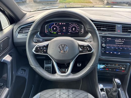 Volkswagen Tiguan 1.4 TSI eHybrid R-Line Business+ | Trekhaak | Pano Dak | A-Camera | IQ Light | PHEV | ActivLease financial lease