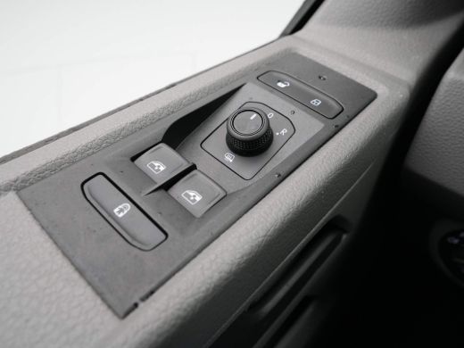 Volkswagen Transporter 2.0 TDI L2H1 30 DC Comfortline Navi via App Trekhaak Pdc Airco Cruise ActivLease financial lease
