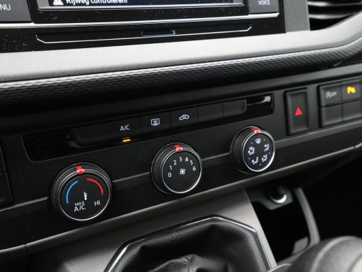 Volkswagen Transporter 2.0 TDI L2H1 30 DC Comfortline Navi via App Trekhaak Pdc Airco Cruise ActivLease financial lease