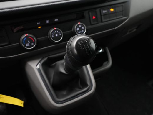 Volkswagen Transporter 2.0 TDI L2H1 30 DC Comfortline Navi via App Trekhaak Pdc Airco Cruise ActivLease financial lease