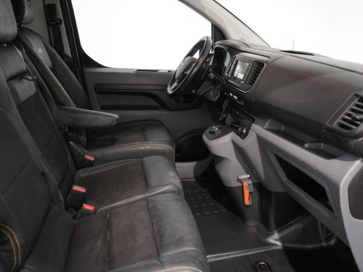 Volvo  C40 Single Motor Core 69 kWh | Climate-Pack: Warmtepomp | Stuur/stoelverwarming | Camera | Getint gla... ActivLease financial lease