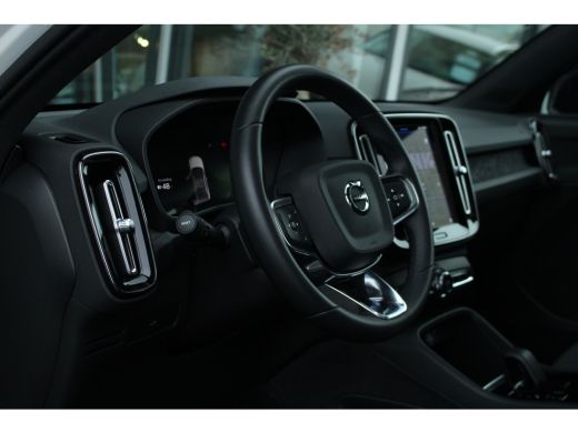 Volvo  C40 Single Motor Core 69 kWh | Climate-Pack: Warmtepomp | Stuur/stoelverwarming | Camera | Getint gla... ActivLease financial lease