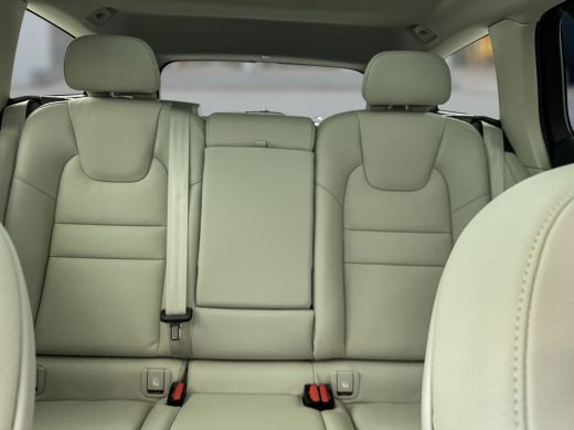 Volvo  V60 B4 Plus Dark | 19" | Panoramadak | Full LED | Getint glas | Elektrisch verst. stoelen | Stoel/stu... ActivLease financial lease