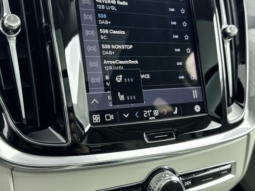 Volvo  V60 B4 Plus Dark | 19" | Panoramadak | Full LED | Getint glas | Elektrisch verst. stoelen | Stoel/stu... ActivLease financial lease