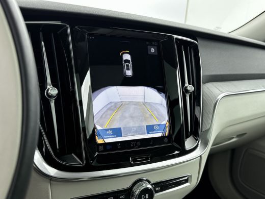 Volvo  V60 B4 Plus Dark | 19" | Panoramadak | Full LED | Getint glas | Elektrisch verst. stoelen | Stoel/stu... ActivLease financial lease