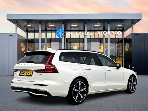 Volvo  V60 B4 Plus Dark | 19" | Panoramadak | Full LED | Getint glas | Elektrisch verst. stoelen | Stoel/stu... ActivLease financial lease