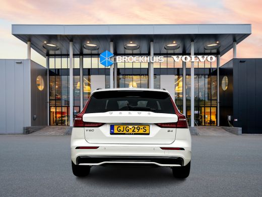 Volvo  V60 B4 Plus Dark | 19" | Panoramadak | Full LED | Getint glas | Elektrisch verst. stoelen | Stoel/stu... ActivLease financial lease