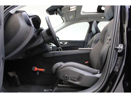 Volvo  XC60 Volvo T6 AWD Ultimate Dark 350PK | Luchtvering | B&W Audio | Trekhaak | 21'' | 360º view | HUD | ... ActivLease financial lease
