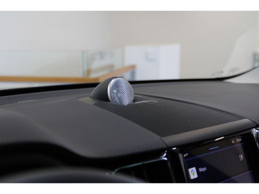 Volvo  XC60 Volvo T6 AWD Ultimate Dark 350PK | Luchtvering | B&W Audio | Trekhaak | 21'' | 360º view | HUD | ... ActivLease financial lease