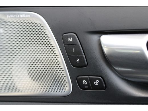 Volvo  XC60 Volvo T6 AWD Ultimate Dark 350PK | Luchtvering | B&W Audio | Trekhaak | 21'' | 360º view | HUD | ... ActivLease financial lease