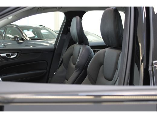 Volvo  XC60 Volvo T6 AWD Ultimate Dark 350PK | Luchtvering | B&W Audio | Trekhaak | 21'' | 360º view | HUD | ... ActivLease financial lease