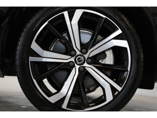Volvo  XC60 Volvo T6 AWD Ultimate Dark 350PK | Luchtvering | B&W Audio | Trekhaak | 21'' | 360º view | HUD | ... ActivLease financial lease