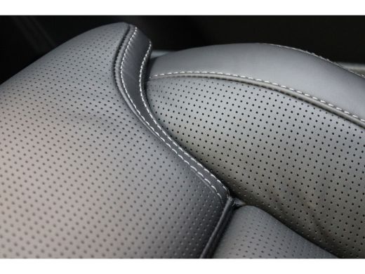 Volvo  XC90 T8 AWD 455PK Ultra | Massage + Ventilatie | Luchtvering | B&W Audio | Gelam Glas |  360º view ActivLease financial lease
