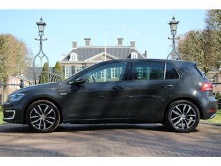 Volkswagen e-Golf E-DITION | ADAPTIVE CRUISE | LED KOPLAMPEN | DEALER OH! | ORIGINEEL NL! | SENSOR V+A