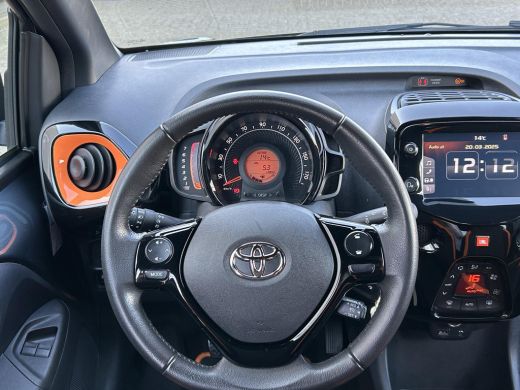 Toyota Aygo 1.0 VVT-i x-JBL ActivLease financial lease