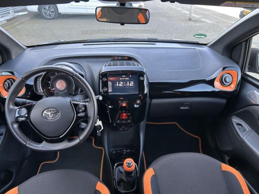 Toyota Aygo 1.0 VVT-i x-JBL ActivLease financial lease