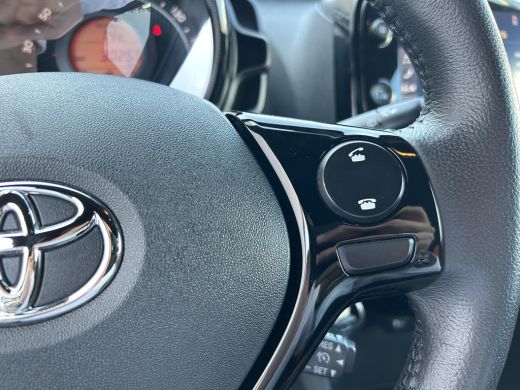 Toyota Aygo 1.0 VVT-i x-JBL ActivLease financial lease
