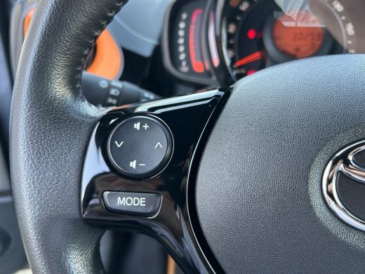 Toyota Aygo 1.0 VVT-i x-JBL ActivLease financial lease