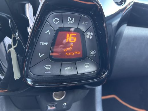 Toyota Aygo 1.0 VVT-i x-JBL ActivLease financial lease