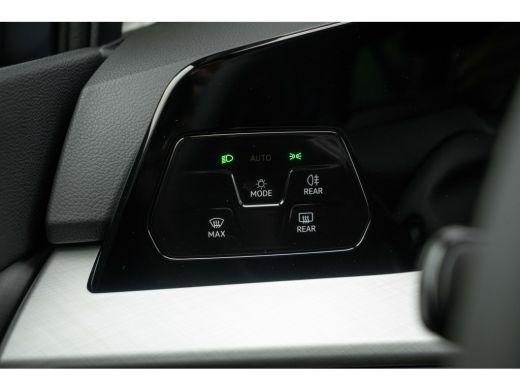 Volkswagen Golf Volkswagen Life Edition eHybrid | 'App-Connect' draadloze smartphone integratie | Achterbank in o... ActivLease financial lease
