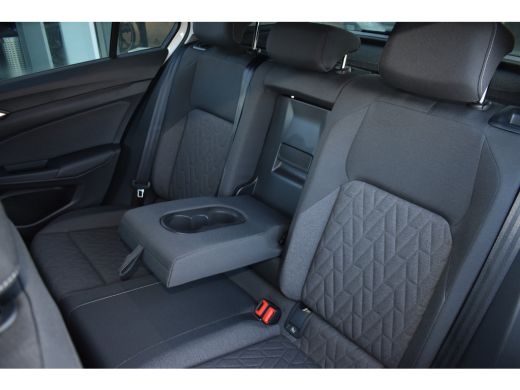 Volkswagen Golf Volkswagen Life Edition eHybrid | 'App-Connect' draadloze smartphone integratie | Achterbank in o... ActivLease financial lease