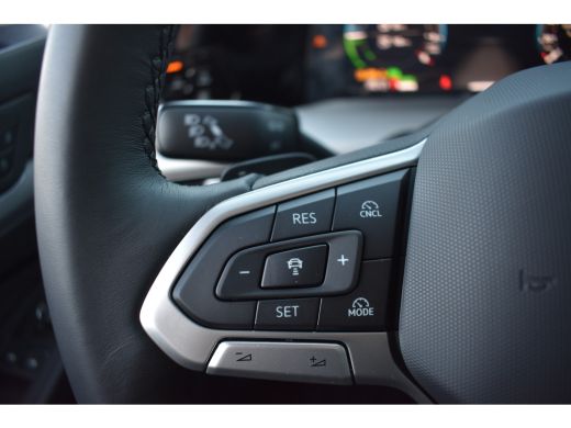 Volkswagen Golf Volkswagen Life Edition eHybrid | 'App-Connect' draadloze smartphone integratie | Achterbank in o... ActivLease financial lease