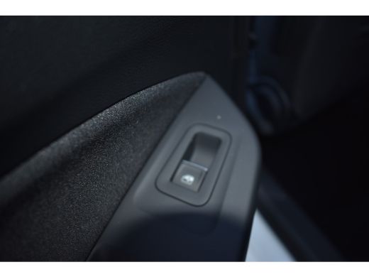 Volkswagen Golf Volkswagen Life Edition eHybrid | 'App-Connect' draadloze smartphone integratie | Achterbank in o... ActivLease financial lease