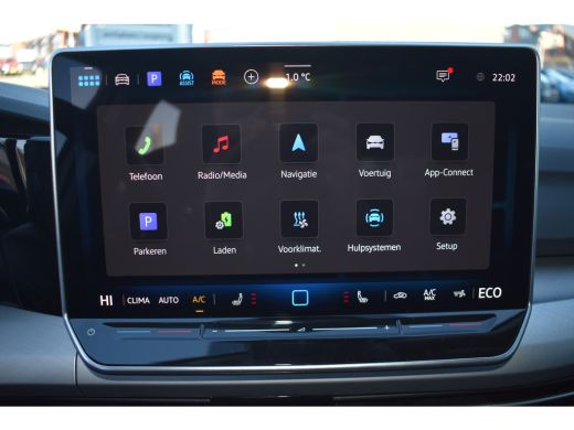 Volkswagen Golf Volkswagen Life Edition eHybrid | 'App-Connect' draadloze smartphone integratie | Achterbank in o... ActivLease financial lease