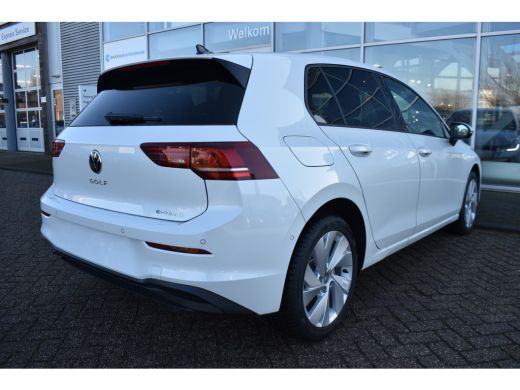 Volkswagen Golf Volkswagen Life Edition eHybrid | 'App-Connect' draadloze smartphone integratie | Achterbank in o... ActivLease financial lease