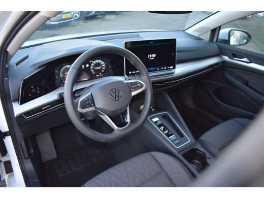 Volkswagen Golf Volkswagen Life Edition eHybrid | 'App-Connect' draadloze smartphone integratie | Achterbank in o... ActivLease financial lease