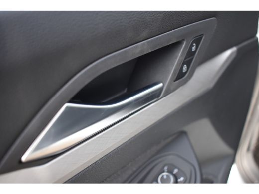 Volkswagen Golf Volkswagen Life Edition eHybrid | 'App-Connect' draadloze smartphone integratie | Achterbank in o... ActivLease financial lease
