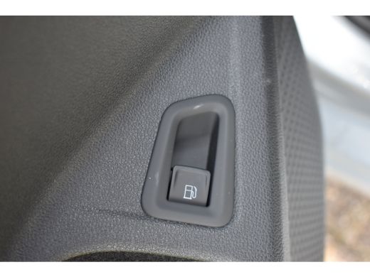 Volkswagen Golf Volkswagen Life Edition eHybrid | 'App-Connect' draadloze smartphone integratie | Achterbank in o... ActivLease financial lease