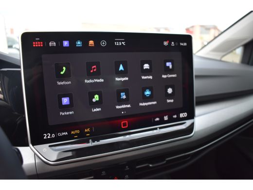 Volkswagen Golf Volkswagen Life Edition eHybrid | 'App-Connect' draadloze smartphone integratie | Achterbank in o... ActivLease financial lease