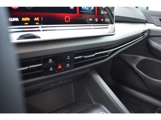 Volkswagen Golf Volkswagen Life Edition eHybrid | 'App-Connect' draadloze smartphone integratie | Achterbank in o... ActivLease financial lease