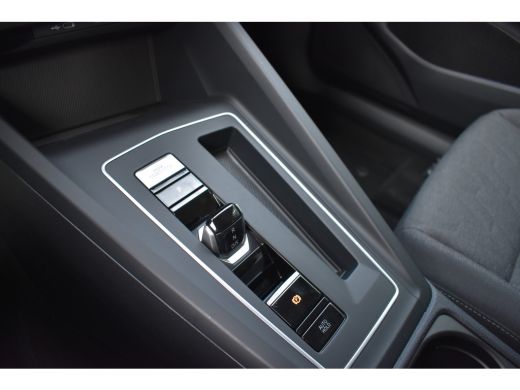 Volkswagen Golf Volkswagen Life Edition eHybrid | 'App-Connect' draadloze smartphone integratie | Achterbank in o... ActivLease financial lease