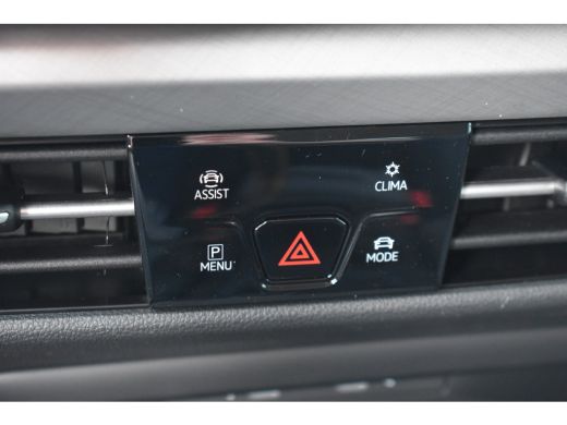 Volkswagen Golf Volkswagen Life Edition eHybrid | 'App-Connect' draadloze smartphone integratie | Achterbank in o... ActivLease financial lease