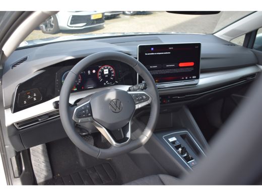 Volkswagen Golf Volkswagen Life Edition eHybrid | 'App-Connect' draadloze smartphone integratie | Achterbank in o... ActivLease financial lease