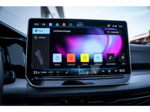 Volkswagen Golf Life Edition eHybrid | 'App-Connect' draadloze smartphone integratie | Achterbank in ongelijke de... ActivLease financial lease
