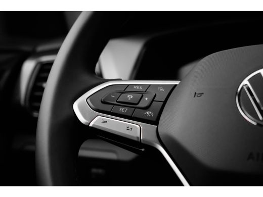 Volkswagen T-Cross Life Edition | 'App-Connect' draadloze smartphone integratie | Achterlichten LED | Afstandscontro... ActivLease financial lease