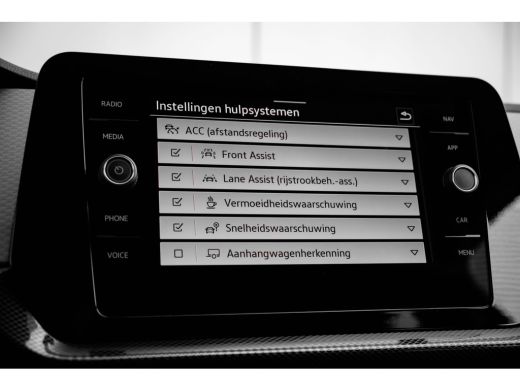 Volkswagen T-Cross Life Edition | 'App-Connect' draadloze smartphone integratie | Achterlichten LED | Afstandscontro... ActivLease financial lease
