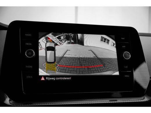 Volkswagen T-Cross Life Edition | 'App-Connect' draadloze smartphone integratie | Achterlichten LED | Afstandscontro... ActivLease financial lease