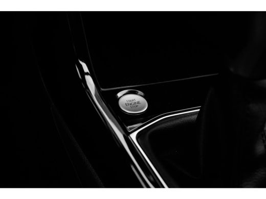 Volkswagen T-Cross Life Edition | 'App-Connect' draadloze smartphone integratie | Achterlichten LED | Afstandscontro... ActivLease financial lease